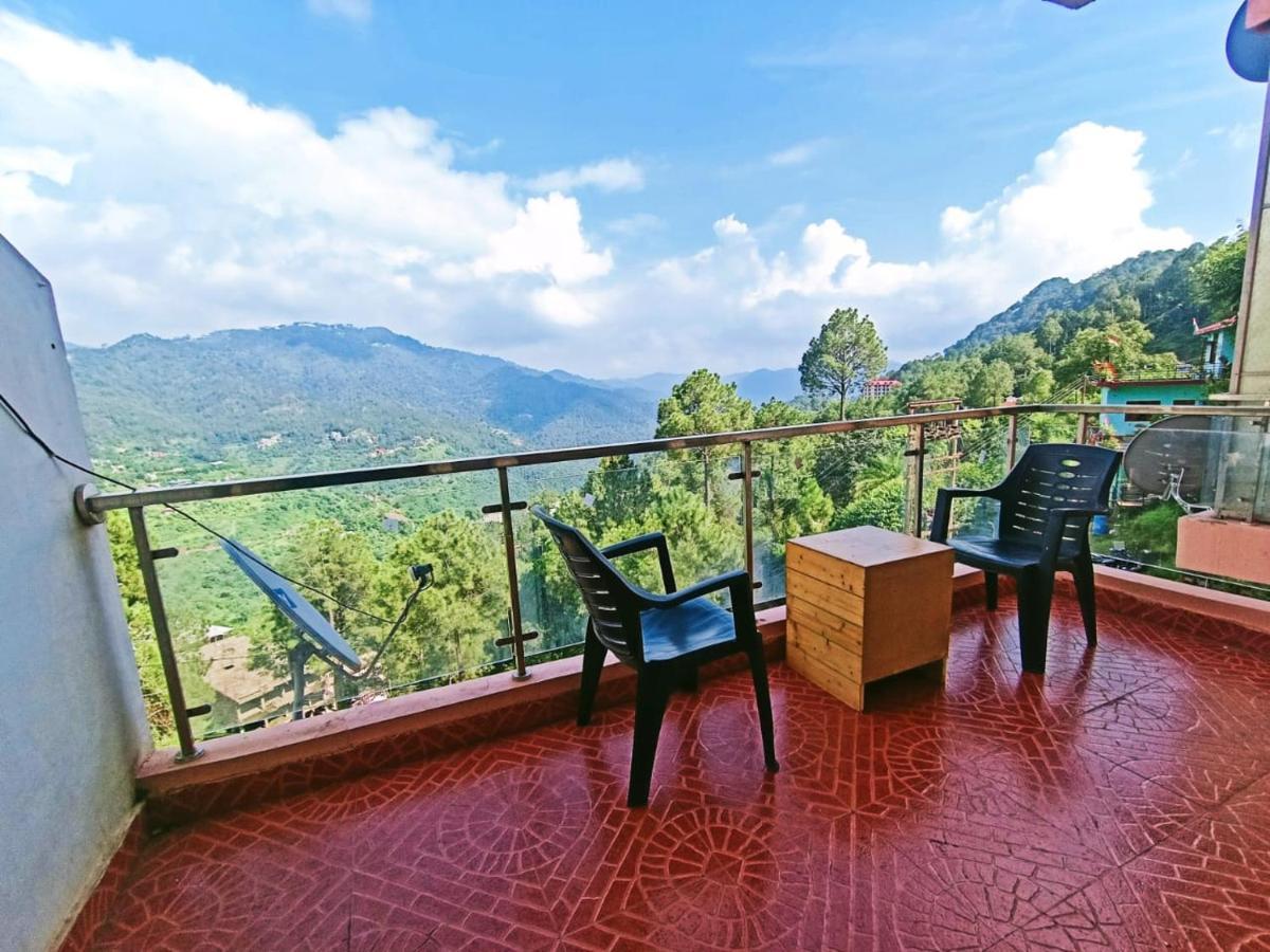 The Western Heights I Serviced Apartments I Pvt Balcony I Lift I Peacefull Area I Family Accomodation I Kasauli I By Exotic Stays ภายนอก รูปภาพ