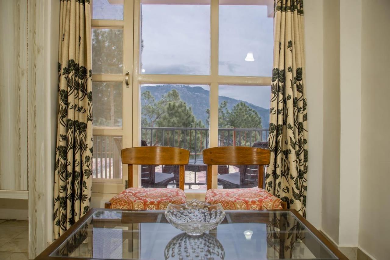 The Western Heights I Serviced Apartments I Pvt Balcony I Lift I Peacefull Area I Family Accomodation I Kasauli I By Exotic Stays ภายนอก รูปภาพ