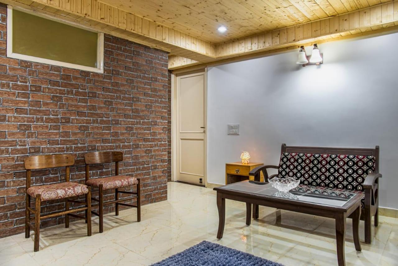 The Western Heights I Serviced Apartments I Pvt Balcony I Lift I Peacefull Area I Family Accomodation I Kasauli I By Exotic Stays ภายนอก รูปภาพ