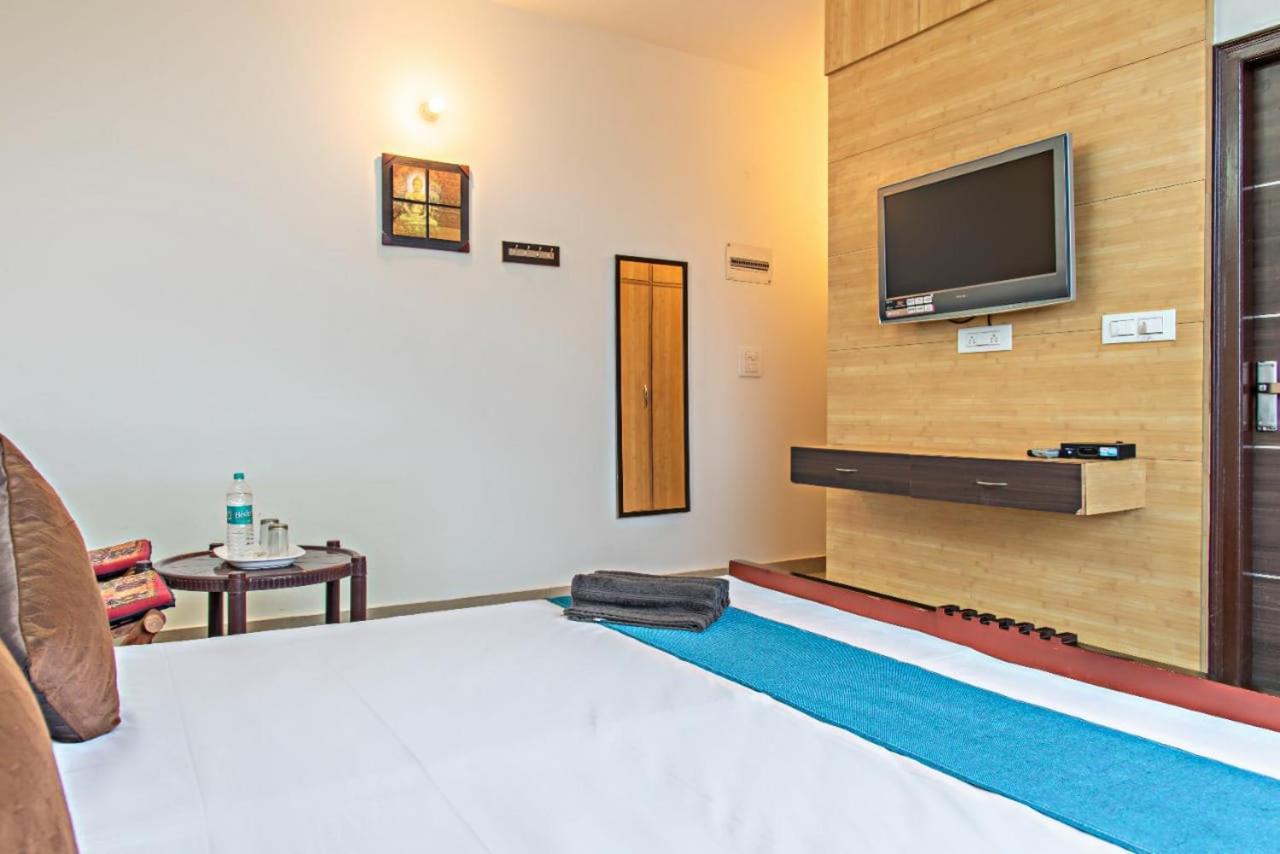 The Western Heights I Serviced Apartments I Pvt Balcony I Lift I Peacefull Area I Family Accomodation I Kasauli I By Exotic Stays ภายนอก รูปภาพ
